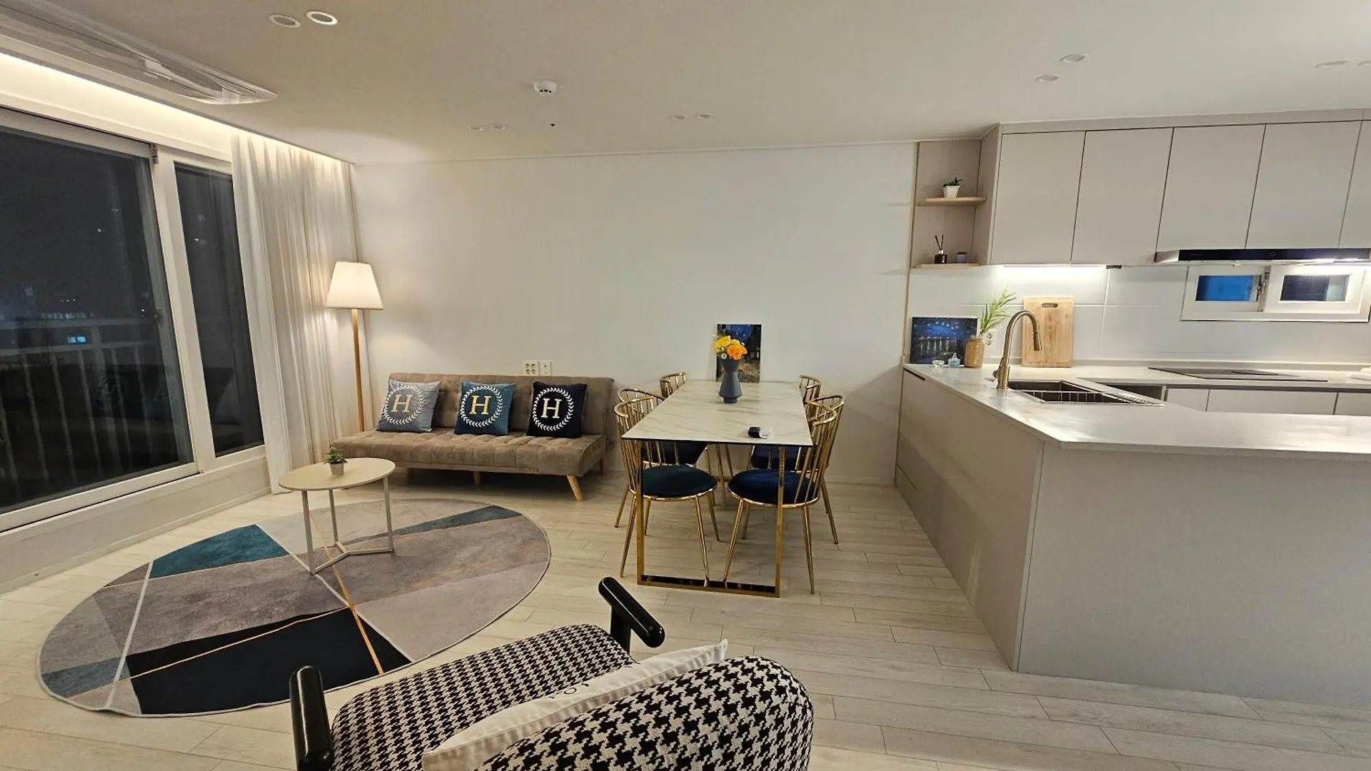 Moonlight Sonata Apartment Bucheon